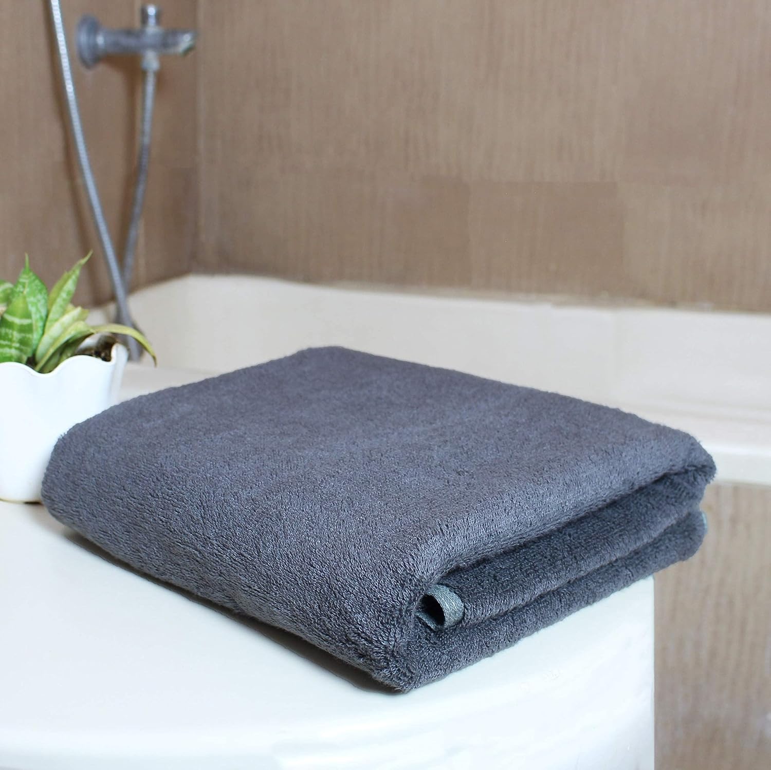 grey towel 1 HEELIUM Bamboo Bath Towel | 3X Softer & Quick Drying | 400 GSM -140 X 70 Cm - Image 3